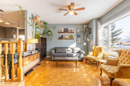 15612 78 Street, Edmonton, AB - Indoor Photo Showing Living Room