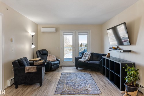 402 78 Mckenney Avenue, St. Albert, AB - Indoor Photo Showing Living Room