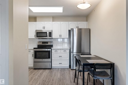 402 78 Mckenney Avenue, St. Albert, AB - Indoor Photo Showing Kitchen