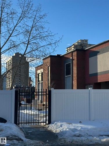 347 10520 120 Street, Edmonton, AB - Outdoor