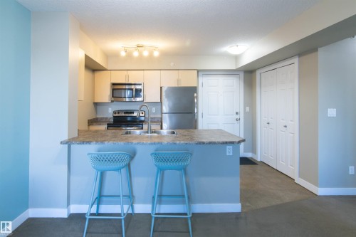 411 920 156 Street, Edmonton, AB - Indoor Photo Showing Kitchen