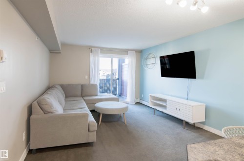 411 920 156 Street, Edmonton, AB - Indoor Photo Showing Living Room
