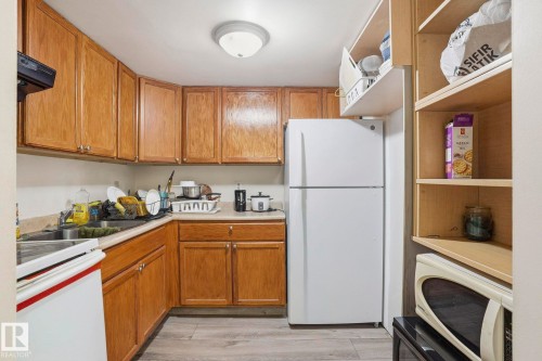 16B 18305 89 Avenue, Edmonton, AB - Indoor Photo Showing Kitchen With Double Sink