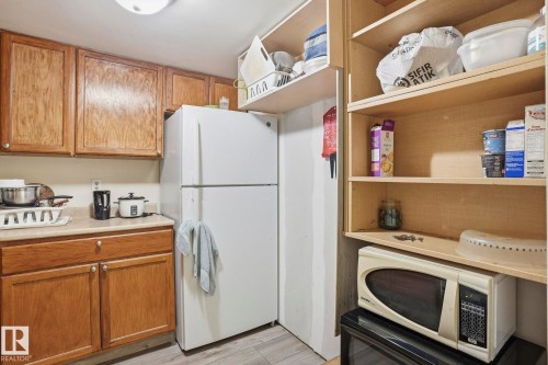 16B 18305 89 Avenue, Edmonton, AB - Indoor Photo Showing Kitchen