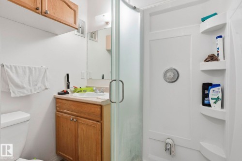 16B 18305 89 Avenue, Edmonton, AB - Indoor Photo Showing Bathroom
