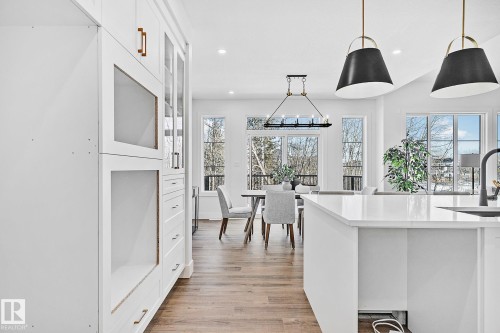 6620 Crawford Landing Landing, Edmonton, AB - Indoor Photo Showing Kitchen With Upgraded Kitchen