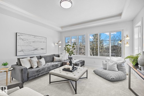 6620 Crawford Landing Landing, Edmonton, AB - Indoor Photo Showing Living Room