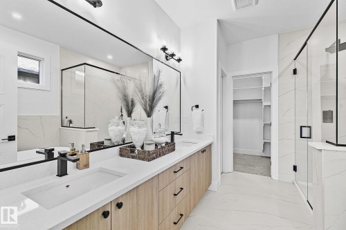 6620 Crawford Landing Landing, Edmonton, AB - Indoor Photo Showing Other Room