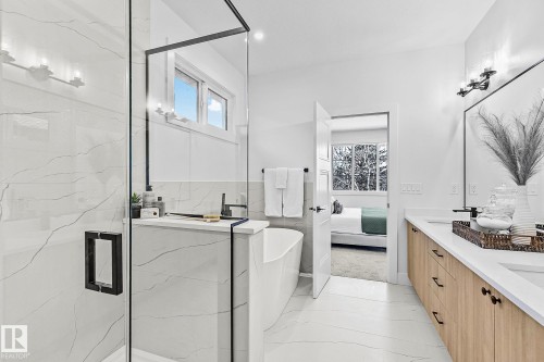 6620 Crawford Landing Landing, Edmonton, AB - Indoor Photo Showing Bathroom