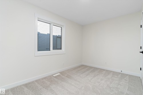 1084 Cristall Crescent, Edmonton, AB - Indoor Photo Showing Other Room