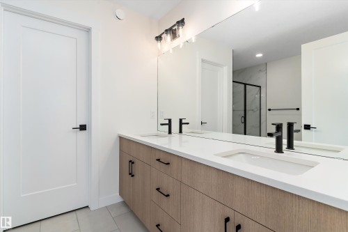 1084 Cristall Crescent, Edmonton, AB - Indoor