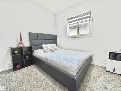 1636 14 Street, Edmonton, AB - Indoor Photo Showing Bedroom