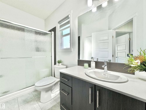 1636 14 Street, Edmonton, AB - Indoor Photo Showing Bathroom