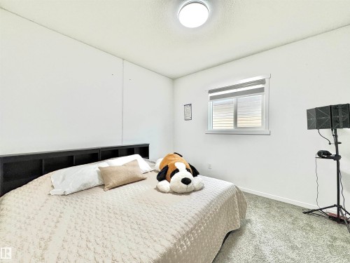 1636 14 Street, Edmonton, AB - Indoor Photo Showing Bedroom