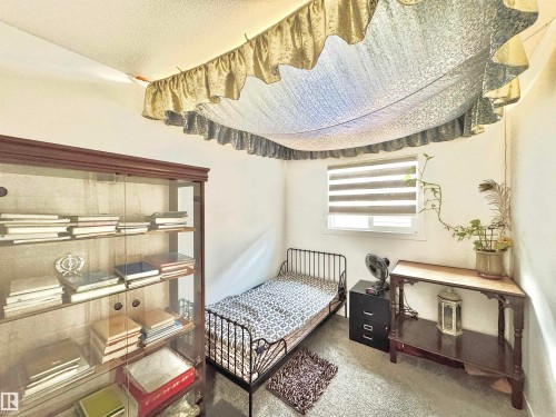 1636 14 Street, Edmonton, AB - Indoor Photo Showing Bedroom