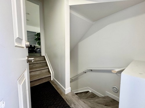 1636 14 Street, Edmonton, AB - Indoor Photo Showing Other Room