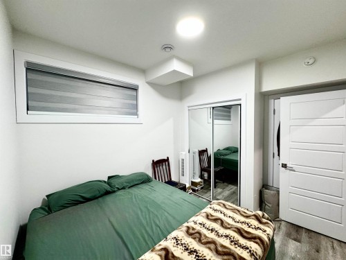 1636 14 Street, Edmonton, AB - Indoor Photo Showing Bedroom
