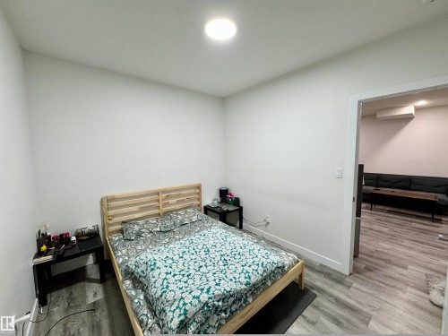 1636 14 Street, Edmonton, AB - Indoor Photo Showing Bedroom