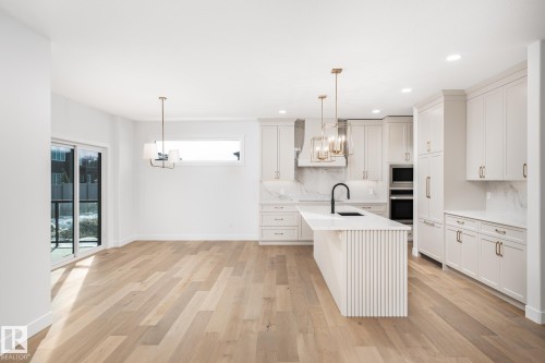 6884 Knox Loop Sw, Edmonton, AB - Indoor Photo Showing Kitchen With Upgraded Kitchen