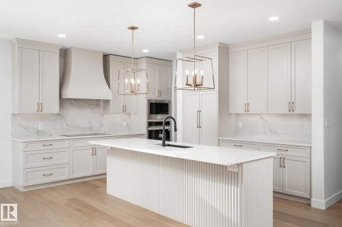 6884 Knox Loop Sw, Edmonton, AB - Indoor Photo Showing Kitchen With Upgraded Kitchen