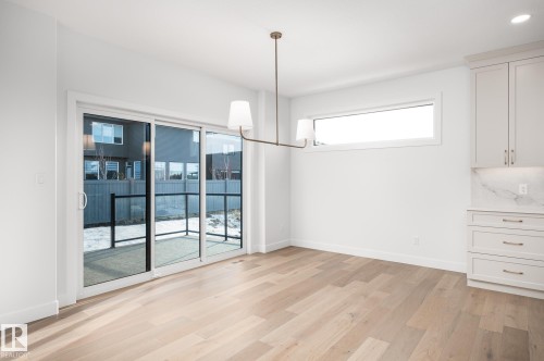 6884 Knox Loop Sw, Edmonton, AB - Indoor Photo Showing Other Room