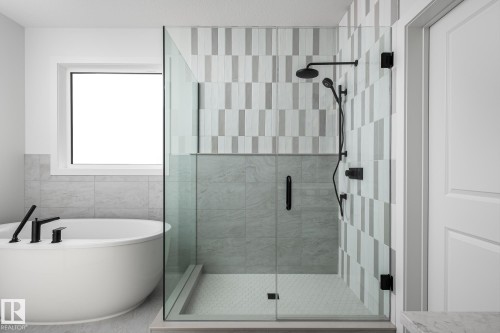 6884 Knox Loop Sw, Edmonton, AB - Indoor Photo Showing Bathroom