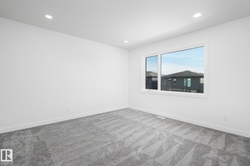 6884 Knox Loop Sw, Edmonton, AB - Indoor Photo Showing Other Room
