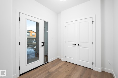 6884 Knox Loop Sw, Edmonton, AB - Indoor Photo Showing Other Room