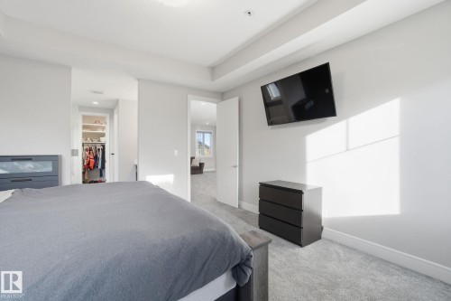 1333 Graydon Hill Way, Edmonton, AB - Indoor Photo Showing Bedroom
