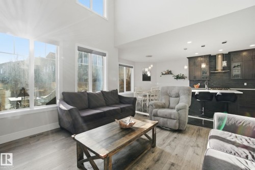 1333 Graydon Hill Way, Edmonton, AB - Indoor Photo Showing Living Room