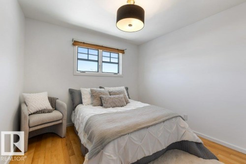 29 Woodlands Road, St. Albert, AB - Indoor Photo Showing Bedroom