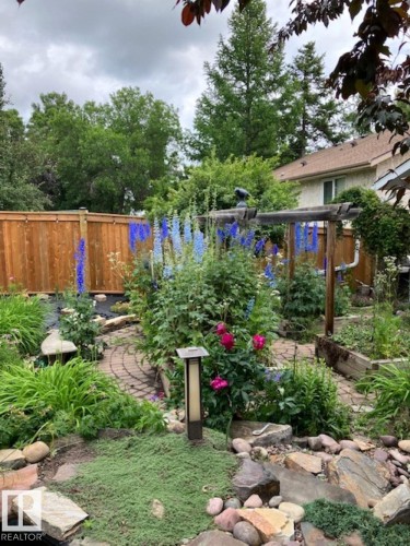 29 Woodlands Road, St. Albert, AB - Outdoor With Backyard