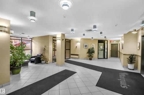 407 9725 106 Street, Edmonton, AB - Indoor Photo Showing Other Room