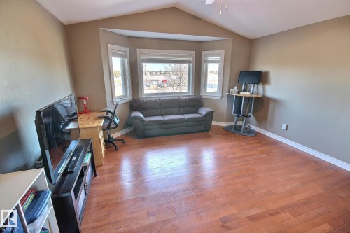 4 Bridgeport Boulevard, Leduc, AB 