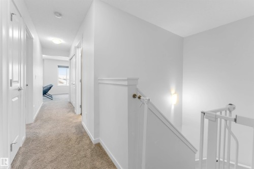 933 Mcconachie Boulevard, Edmonton, AB - Indoor Photo Showing Other Room