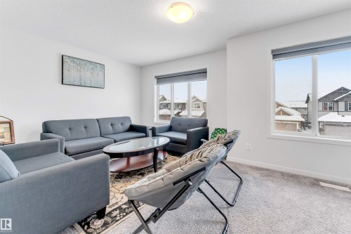 933 Mcconachie Boulevard, Edmonton, AB - Indoor Photo Showing Living Room