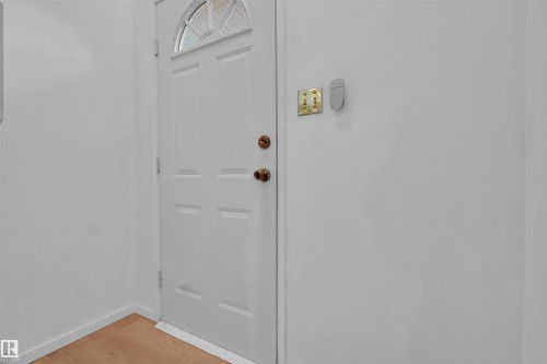5118 17A Avenue, Edmonton, AB - Indoor Photo Showing Other Room