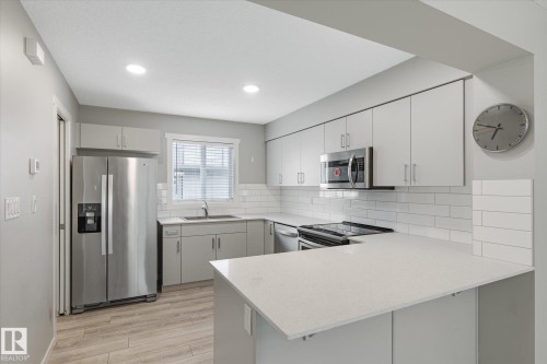 14 1110 Daniels Link Link, Edmonton, AB - Indoor Photo Showing Kitchen With Upgraded Kitchen