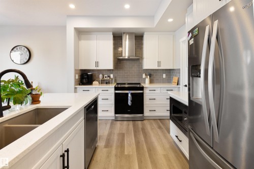 22706 95A Avenue, Edmonton, AB - Indoor Photo Showing Kitchen With Stainless Steel Kitchen With Double Sink With Upgraded Kitchen