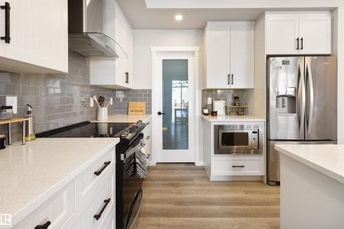 22706 95A Avenue, Edmonton, AB - Indoor Photo Showing Kitchen With Stainless Steel Kitchen With Upgraded Kitchen