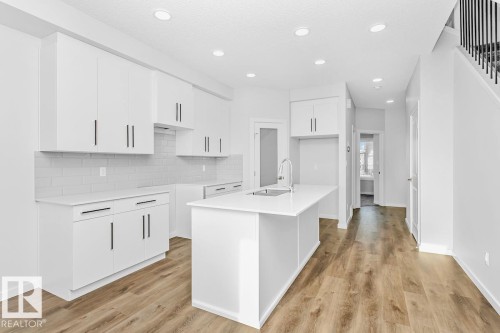 4293 Kinglet Drive, Edmonton, AB - Indoor Photo Showing Kitchen With Upgraded Kitchen