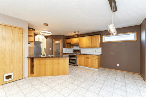 5818 47 Avenue, Beaumont, AB - Indoor Photo Showing Kitchen
