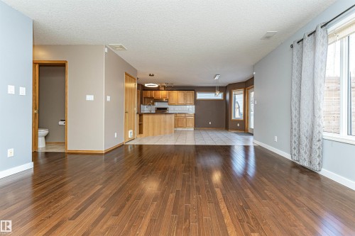 5818 47 Avenue, Beaumont, AB - Indoor
