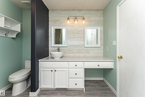 5818 47 Avenue, Beaumont, AB - Indoor Photo Showing Bathroom