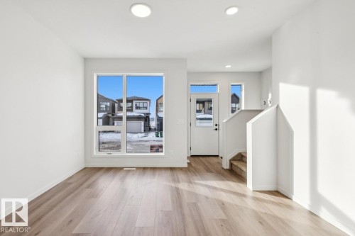 7460 Klapstein Crescent, Edmonton, AB - Indoor