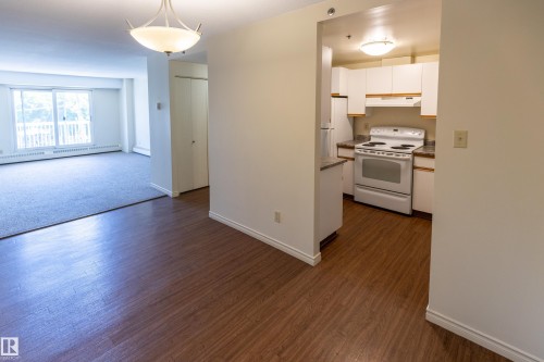 407 11211 85 Street, Edmonton, AB - Indoor Photo Showing Kitchen