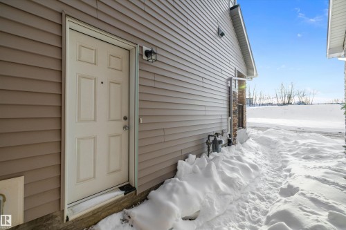 5210 Lark Crescent, Edmonton, AB - Outdoor With Exterior