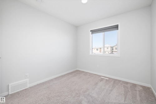 5210 Lark Crescent, Edmonton, AB - Indoor Photo Showing Other Room