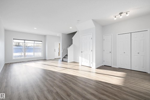 5210 Lark Crescent, Edmonton, AB - Indoor Photo Showing Other Room