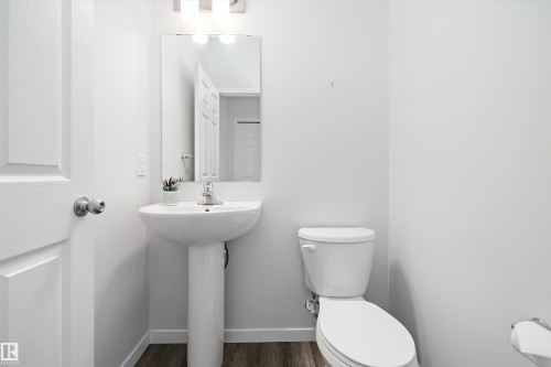 5210 Lark Crescent, Edmonton, AB - Indoor Photo Showing Bathroom